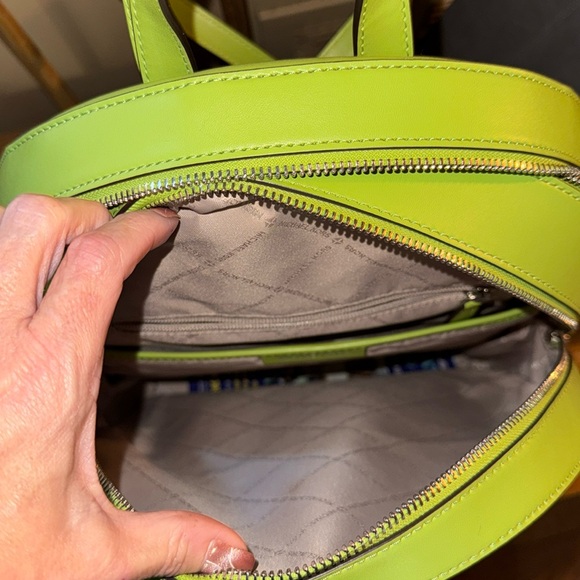 Michael Kors back pack - Picture 6 of 7